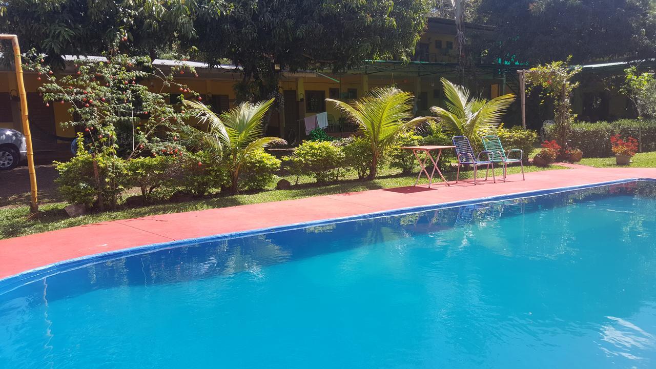 Hotel Y Residencial Amigos Puerto Iguazú Exteriör bild